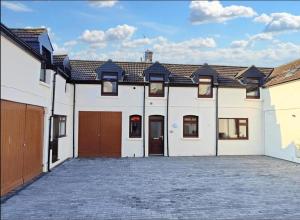 The Gateway to Birling Gap and Seven Sisters RB B LIVING