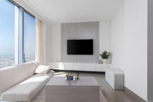 Maison Privee - City Heights Retreat with Panoramic Skyline Views