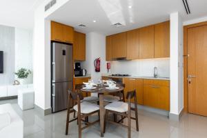 Maison Privee - City Heights Retreat with Panoramic Skyline Views