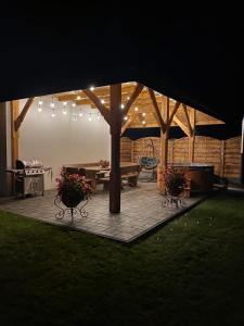 Dworek pod Krzyżtoporem Ujazd Agroturystyka- pokoje do wynajęcia