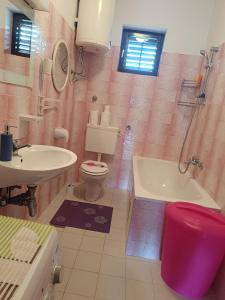 Holiday Home Višnja with Pool