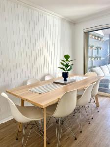 Family Beach House! Pet Friendly, Close to Parks!