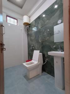 Raj & Mountain view home stay