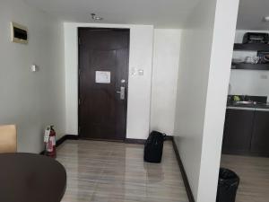 Lancaster Hotel Manila Executive Suite Room 1001