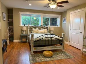 A Room of Ones Own-A perfect getaway by the sea in North Nanaimo