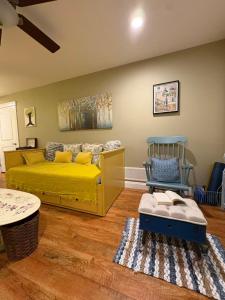 A Room of Ones Own-A perfect getaway by the sea in North Nanaimo