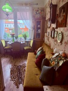 Old Town Riverside Antique Gallery Self Check-In