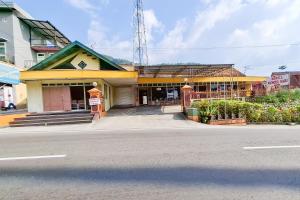 Hotel Muncul Sari Near Bukit Sekipan Tawangmangu RedPartner