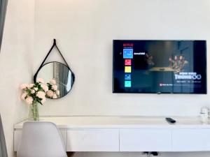 Vinhomes Greenbay Me Tri - Luxury, Garden Apartment in Hanoi