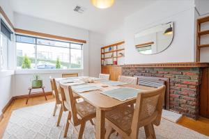 1950 Serenity - Classic Hobart Escape near CBD