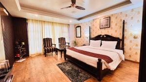 KSP Royal Valley View Hotel at Mall Road with Parking, Mussoorie