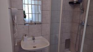 Sweet 1BR Apt, Smart TV & Fully Equipped, for Longstays