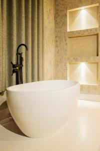 LowZ Staycation - D10 Saigon HCM