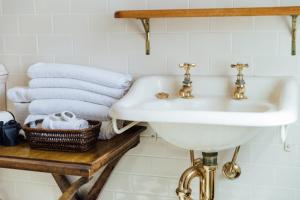 Lindsay House Guest House