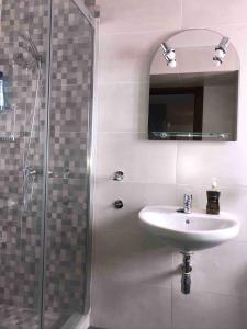 Modern One bed apartment, Ardales Lakes and Caminito del Rey