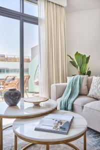 Frank Porter - Azizi Park Avenue