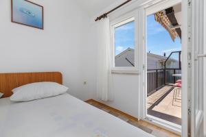 Apartments by the sea Podaca, Makarska - 516