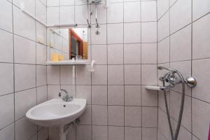 Apartments by the sea Podaca, Makarska - 516