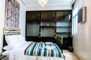 Tiempo entre culturas-Time machine