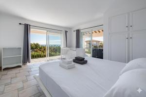 Apartment with pool near the golf course