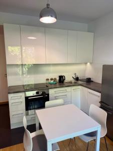 Househost Apartment Plac Na Groblach 5