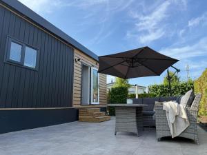 TETchalet met wellness tuin