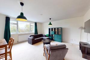 Spacious 2Bed Apartment-5min Walk to Kilburn Tube