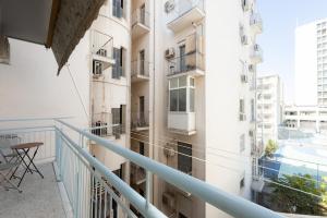 Panormou Neon - Urban Apartment 3B