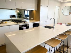 MERCER APARMENTS 2 Bedroom Apartment with Bay Views on the Geelong Waterfront - 609