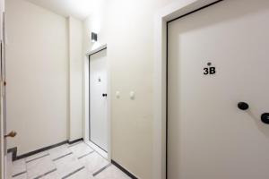 Panormou Neon - Urban Apartment 3B