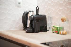 Panormou Neon - Urban Apartment 3B