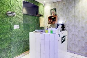 Hotel O PYRENEES HOME STAY Fatehadbad metro station