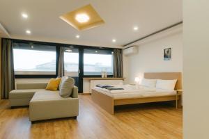 2 separate Apartments direkt in der City mit privaten Stellplätzen max 1,65m Höhe und 1,8m Breite für bis zu 8 Personen