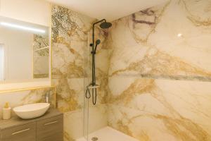 2 separate Apartments direkt in der City mit privaten Stellplätzen max 1,65m Höhe und 1,8m Breite für bis zu 8 Personen