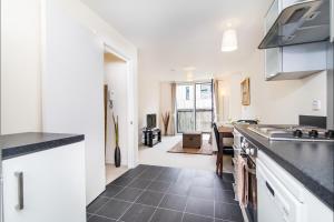 1-Bed - Sleeps 2 - near Victoria Coach Stn