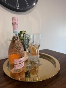 Family & Pet-Friendly 4BR Home Freshly Renovated near Transport & Malls