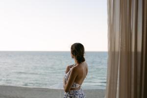 Costel BeachFront Residence, BBQ & Private Sunbeds, By ThinkVilla