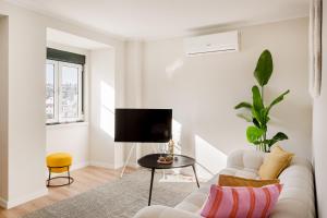 Stunning Views | Lisbon Chic Stay