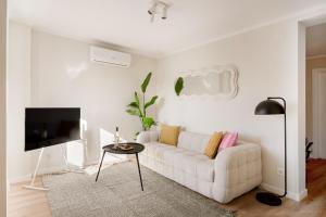 Stunning Views I Lisbon Chic Stay