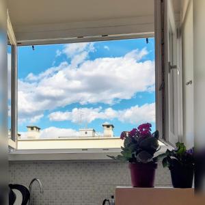 Apartment Near Linate Duomo and Central Station Minutes Away