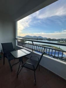 Homestay in Marina Heights with beach view