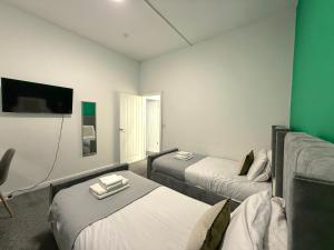 City Centre Bury Stay - Modern 3 Beds, 2BR