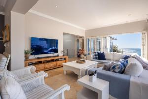 ELITE RETREAT - Fulham Blue in Camps Bay