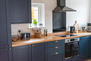 Cosy 2BR House - Space Centre - Free Parking