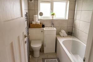 Cosy 2BR House - Space Centre - Free Parking