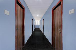 OYO Collection O Dr. NTR University Of Health Sciences Formerly Hotel V Elite