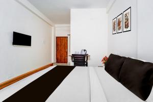 Collection O RS Puram North Railway Station Formerly RG Residency