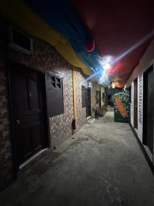 Subangan little Hawaii,6 Burgos Central location