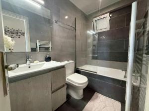 Annas Seaside Apartment - In front of the beach