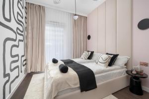 Luksusowe Apartamenty w Centrum Wrocławia Blisko Parku z Klimatyzacją w Salonie by Noclegi Renters